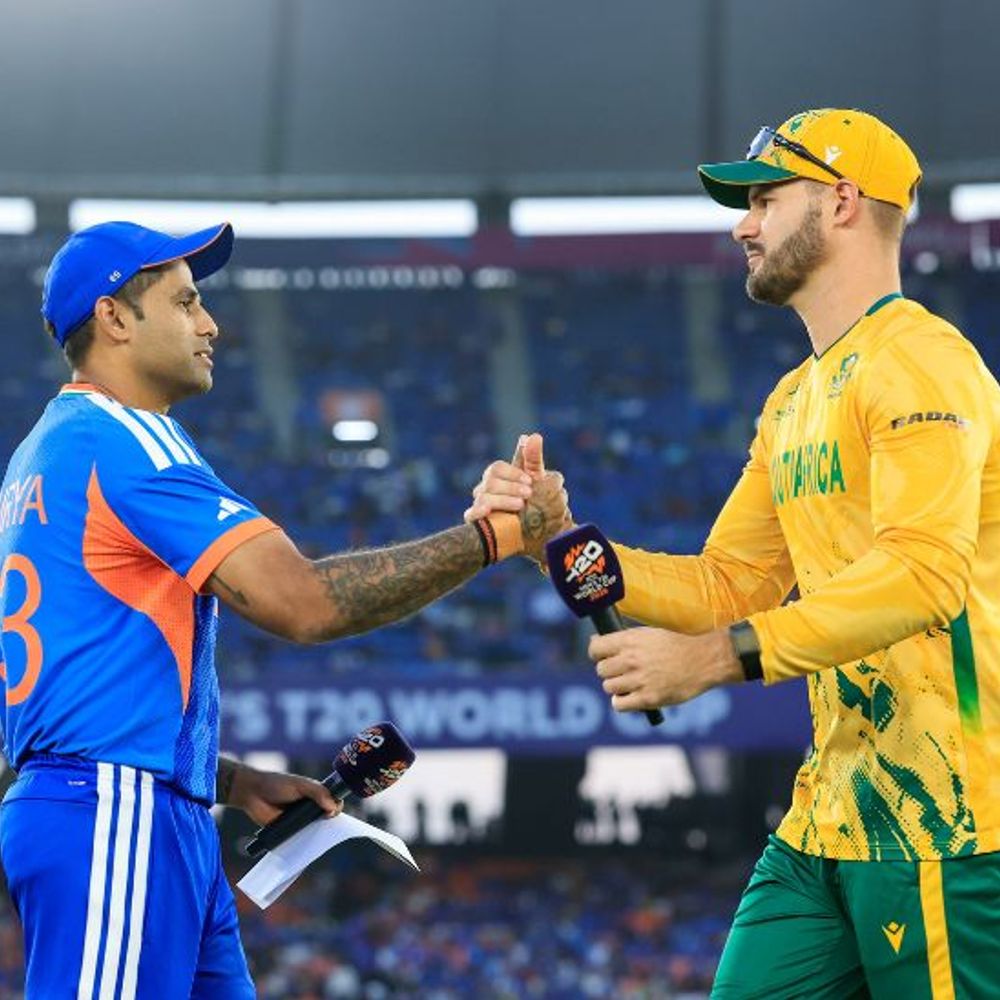 टी-20 वर्ल्डकप सुपर-8; बुमराह ने दूसरे ओवर में विकेट दिलाया:डी कॉक को बोल्ड किया, 1.5 ओवर में साउथ अफ्रीका का स्कोर 10/1