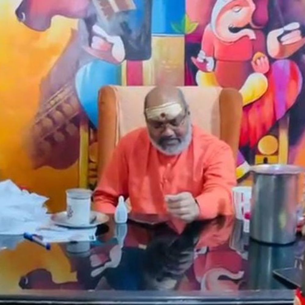 महामंडलेश्वर यति नरसिंहानंद को पुलिस ने नजरबंद किया:पीएम मोदी और CM योगी के मेरठ कार्यक्रम में काले झंडे दिखाने के लिए बयान दिया