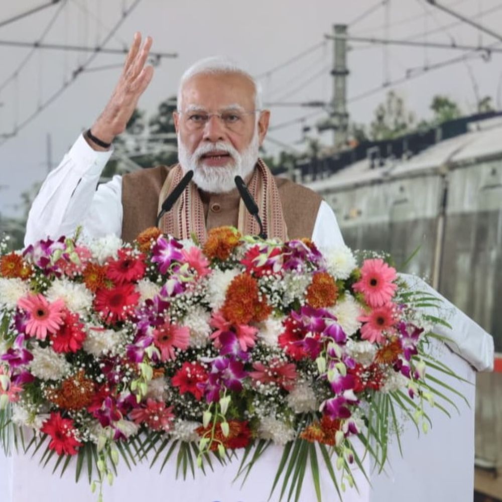 मोदी बोले मेरठ पहले दंगों अब डवलपमेंट के लिए मशहूर:कुछ साल पहले सड़कों पर डर का माहौल, आज नारीशक्ति रैपिड रेल का प्रतीक