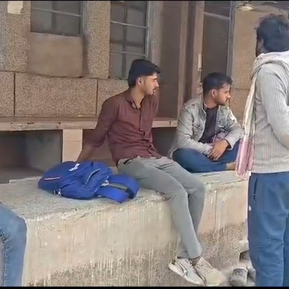 बच्ची ने बेर समझकर खाया जहरीला पदार्थ, मौत:चित्रकूट में 4 साल की मासूम की जान गई, पिता बोले- मुंह में जलन की बात बताई थी