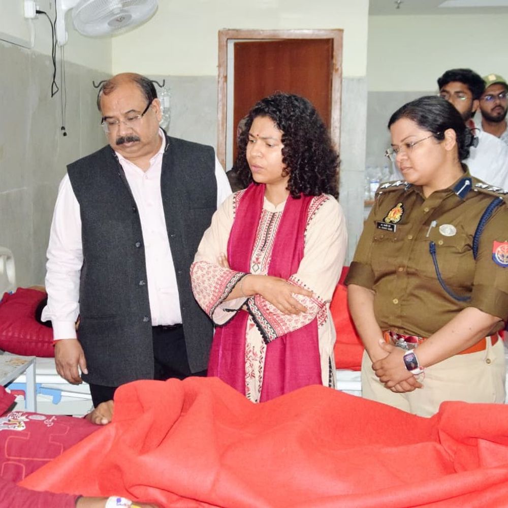 लखीमपुर-खीरी में दो अलग-अलग हादसों में 2 की मौत:15 घायल, जिला अस्पताल पहुंचे डीएम-एसपी; जाना हाल