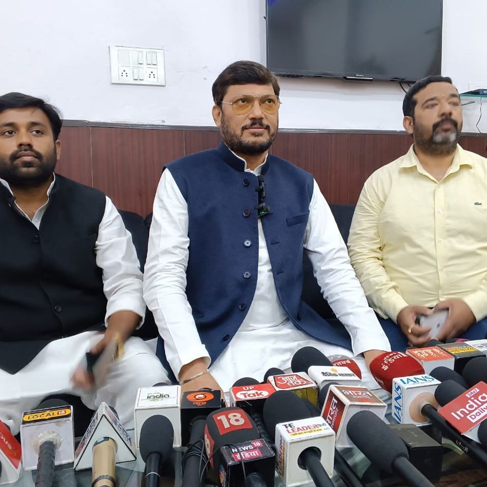 2027 में गौ-माता के श्राप से जाएगी भाजपा सरकार:बरेली में सपा सांसद बोले- एक देश-एक वोटर लिस्ट होनी चाहिए