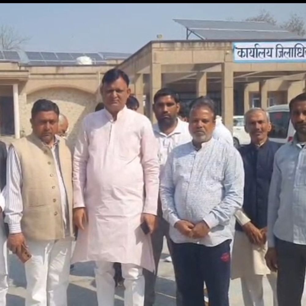 बागपत में महिला की हत्या का खुलासा नहीं:ब्राह्मण समाज ने कलेक्ट्रेट पर प्रदर्शन किया, परिवार के लिए आर्थिक सहायता की मांग