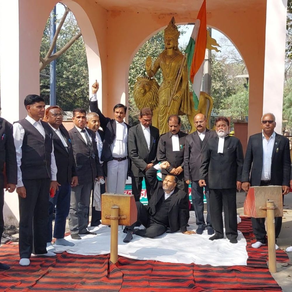 आगरा में पश्चिमी यूपी अलग राज्य की मांग पर अनशन:जनमंच अध्यक्ष बोले मांग नहीं मानी तो 5 मार्च से बड़ा आंदोलन करेंगे