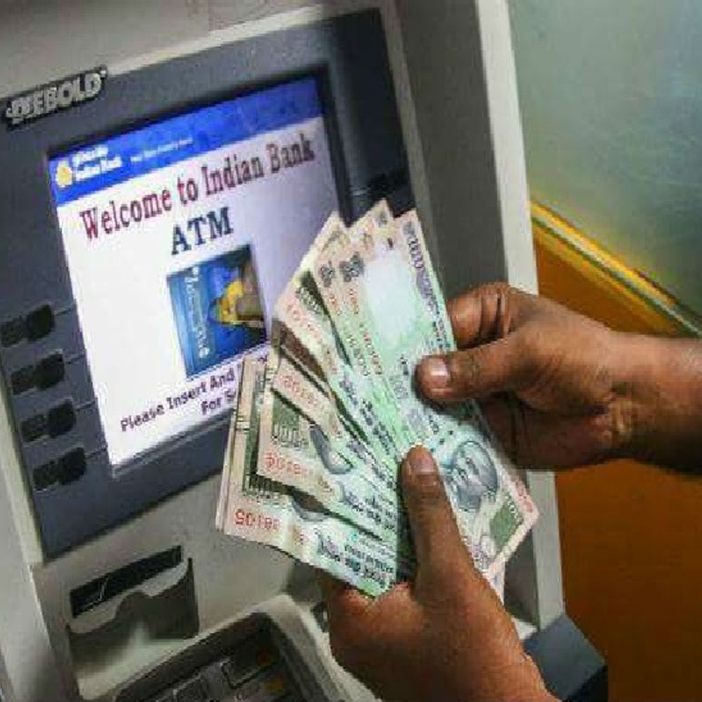 शेयर-मार्केट में डबल-इनकम का लालच देकर 2-लाख की ठगी:  होटल व्यावसायी महिला को उसके ही कर्मचारी ने लगाया चूना, रुपए लेकर सामान समेटकर गायब, FIR – Bilaspur (Chhattisgarh) News