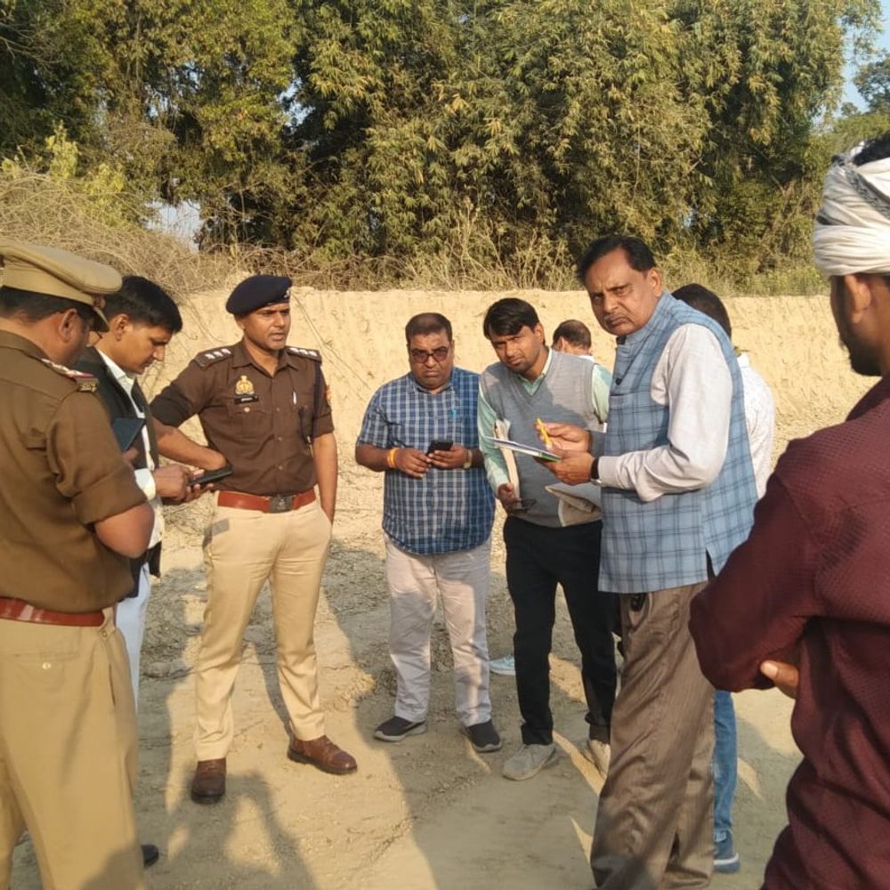 साढ़ क्षेत्र में अवैध खनन की शिकायतें:बरईगढ़ झील पर अधिकारियों ने की जांच, ओवरलोड डंपरों पर कार्रवाई के निर्देश