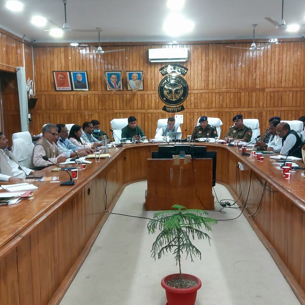 बहराइच में जिला शांति समिति की हुई बैठक:अराजकता फैलाने वालों के खिलाफ होगी कड़ी कार्रवाई