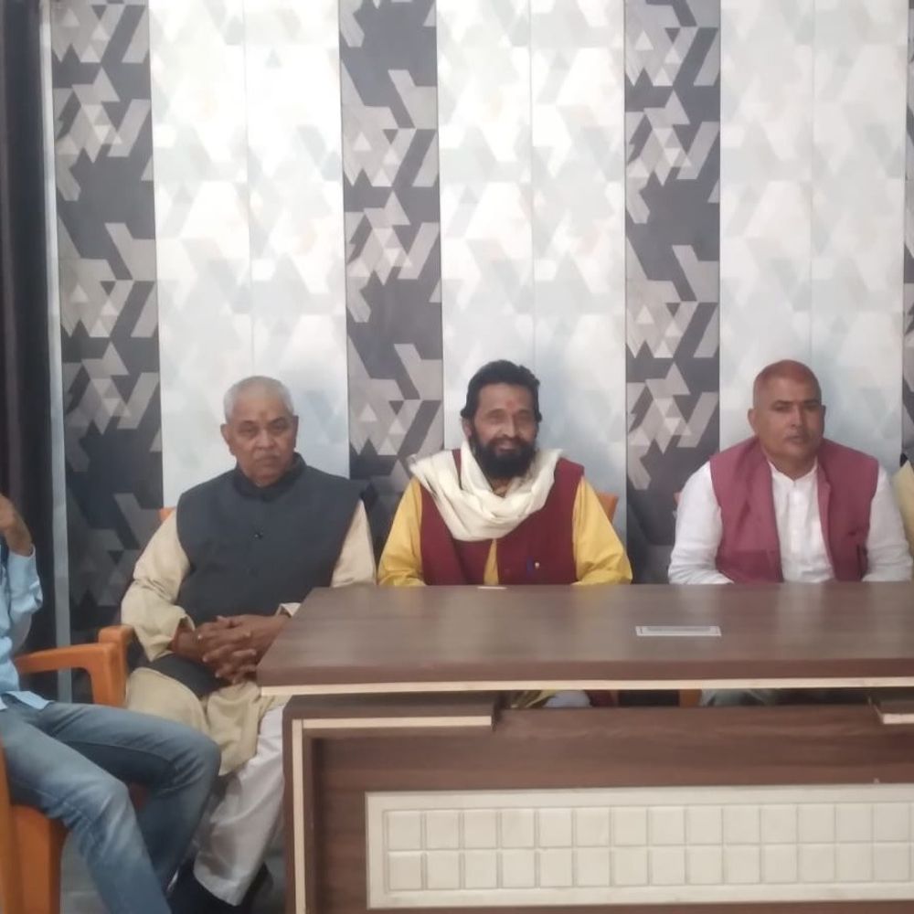 विश्वव्यापी ब्राह्मण एकता महासंघ ने यूजीसी कानून का विरोध किया:बलिया में बैठक कर राष्ट्रपति को ज्ञापन भेजने का निर्णय लिया