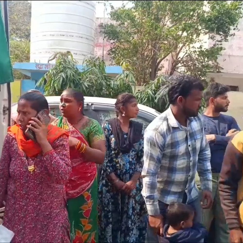 बीसलपुर-पीलीभीत मार्ग पर टेंपो-कार की टक्कर:नौ लोग गंभीर घायल, कार चालक फरार