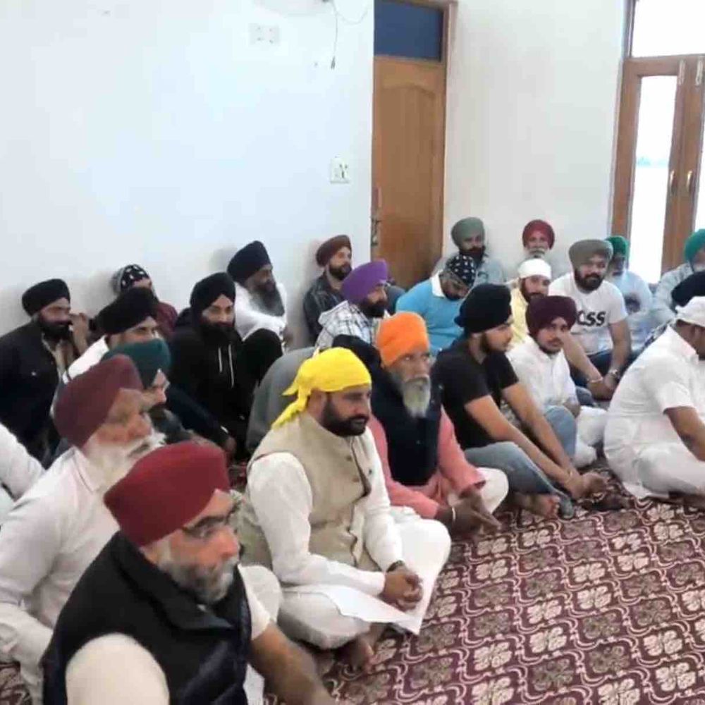 संत फ्रांसिस स्कूल पर बच्चों को धमकाने का आरोप:अभिभावकों ने 21 सदस्यीय कमेटी बनाई, न्यायिक लड़ाई का किया ऐलान