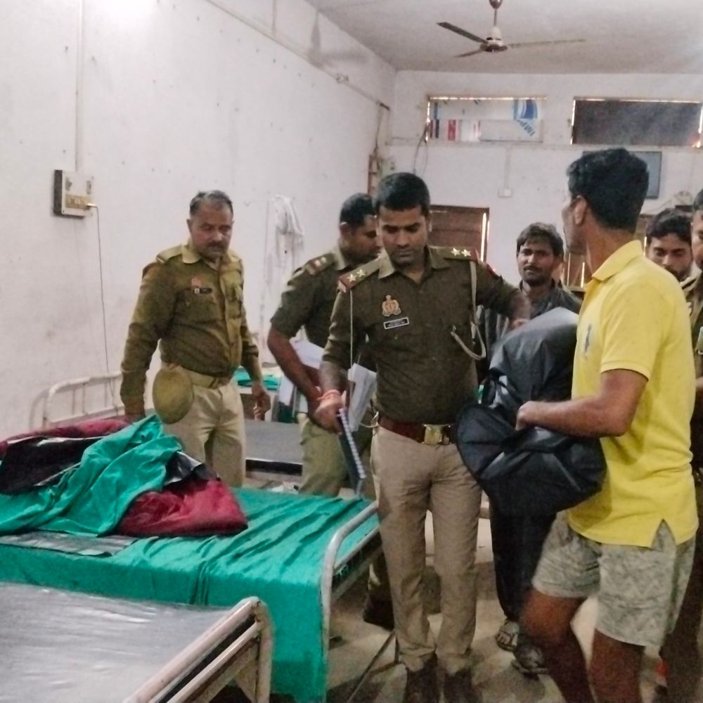 बलिया के बैरिया में सिजेरियन के बाद महिला की मौत:बच्चा सुरक्षित, डॉक्टर फरार, एसडीएम ने अस्पताल किया सील