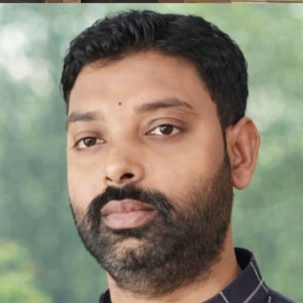 शिक्षक आत्महत्या मामले में शासन सख्त:लखनऊ और देवरिया की संयुक्त टीम ने जांच शुरू की, बीएसए देरी से पहुंचीं