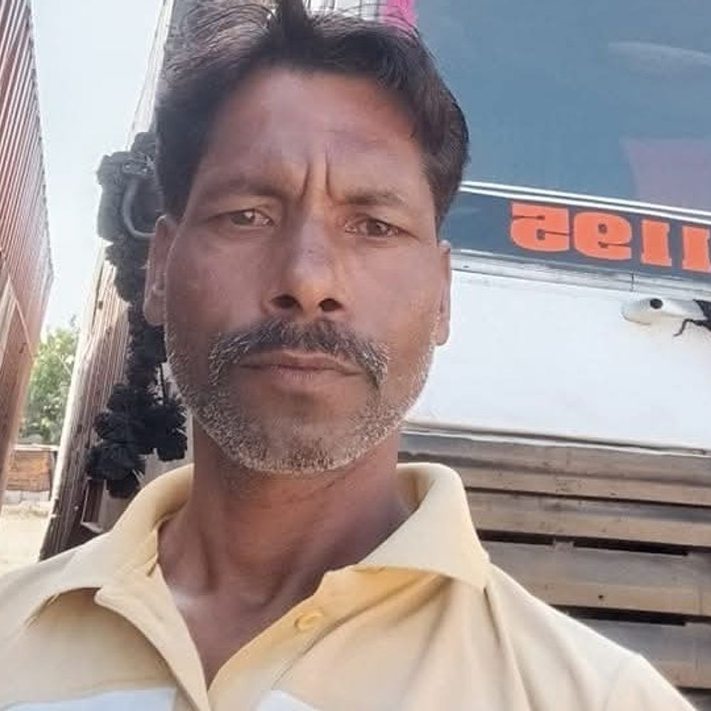 अलीगढ़ में परिवारिक विवाद में पति ने की खुदकुशी:शादी समारोह में मातम, परिवार में मचा कोहराम