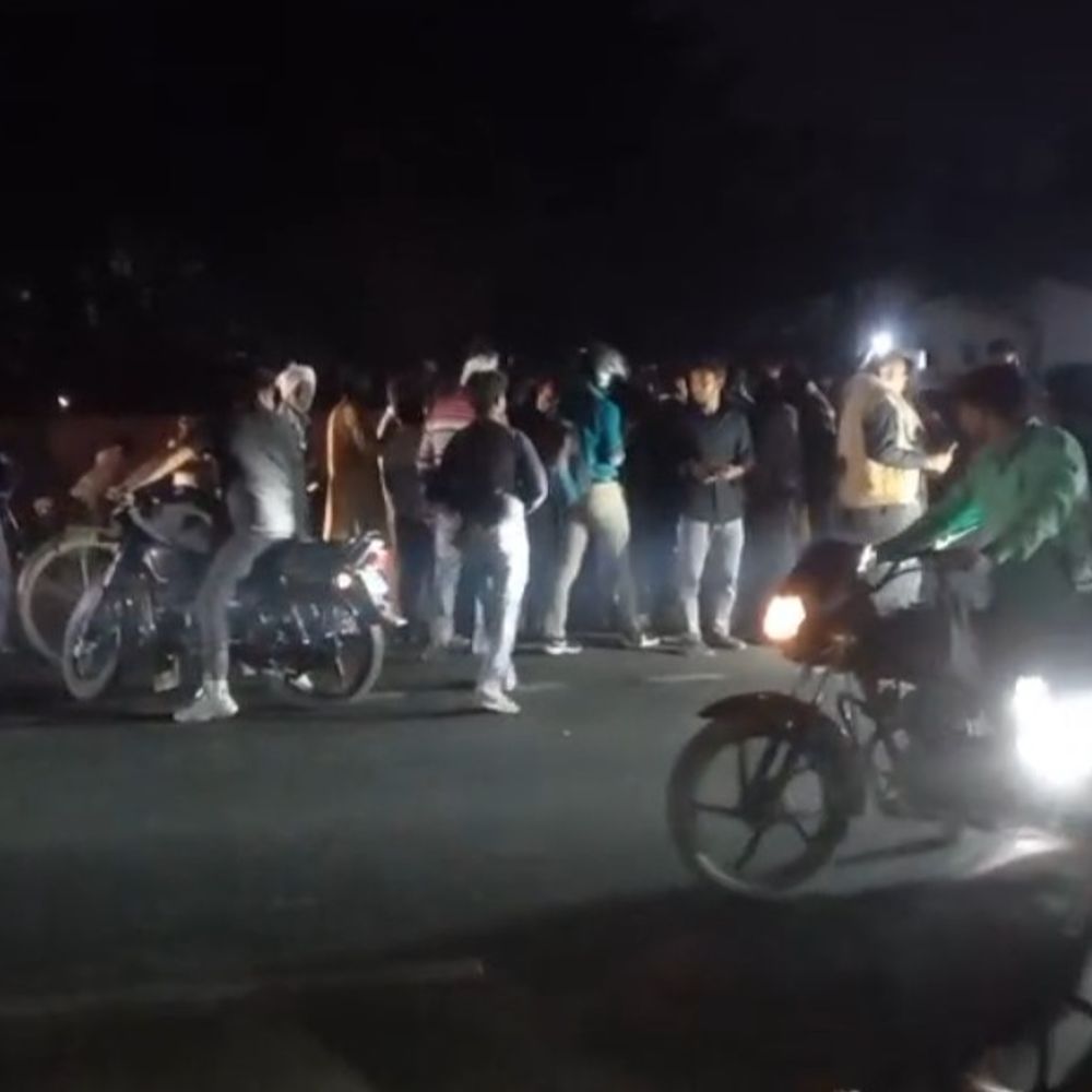 एटा में रोडवेज बस की टक्कर से युवक की मौत:कासगंज रोड पर हुआ हादसा, पुलिस जांच में जुटी