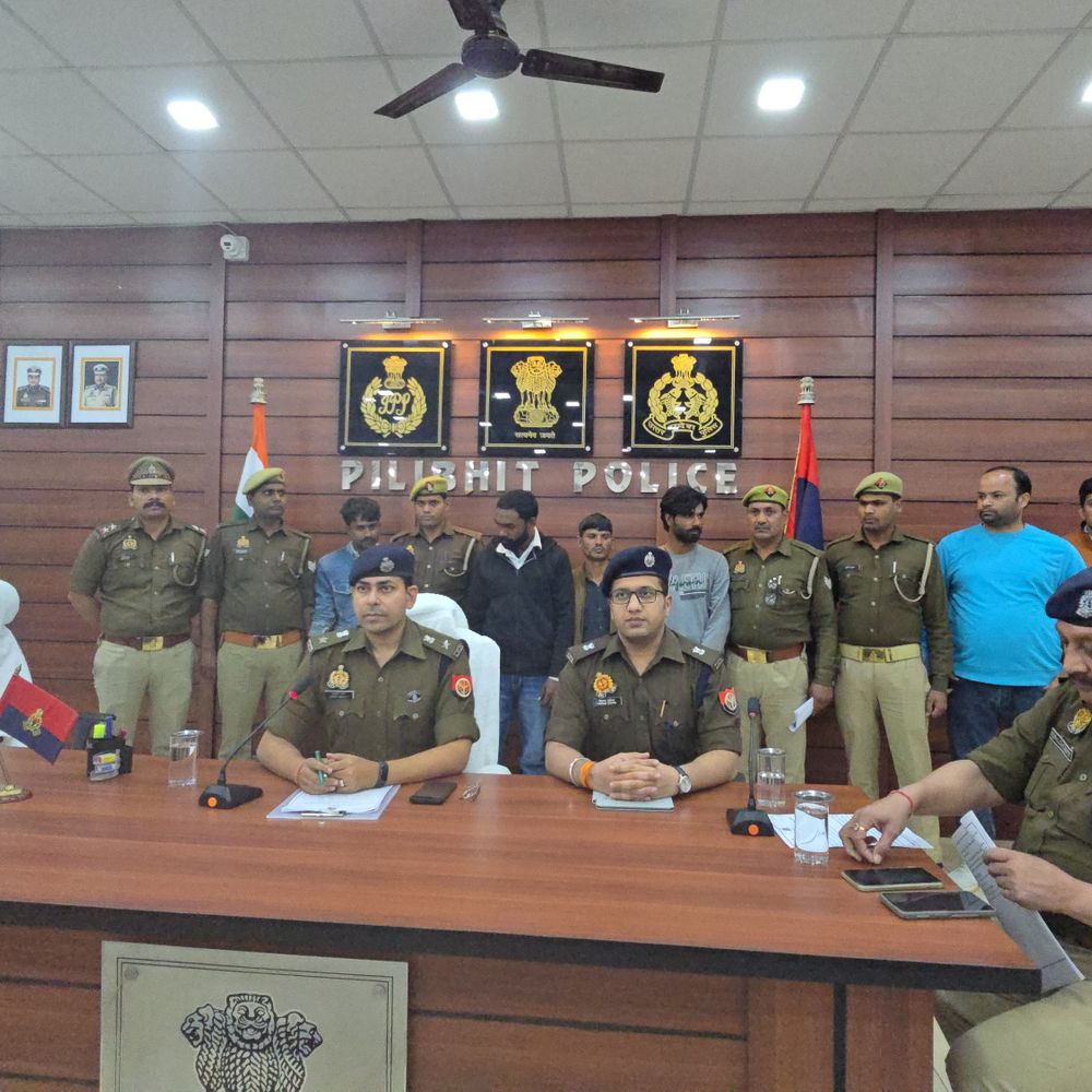 पीलीभीत में 60 लाख की चोरी का खुलासा:पुलिस ने 2 महिलाओं सहित 6 आरोपियों को किया गिरफ्तार, रेकी के बाद करते थे चोरी