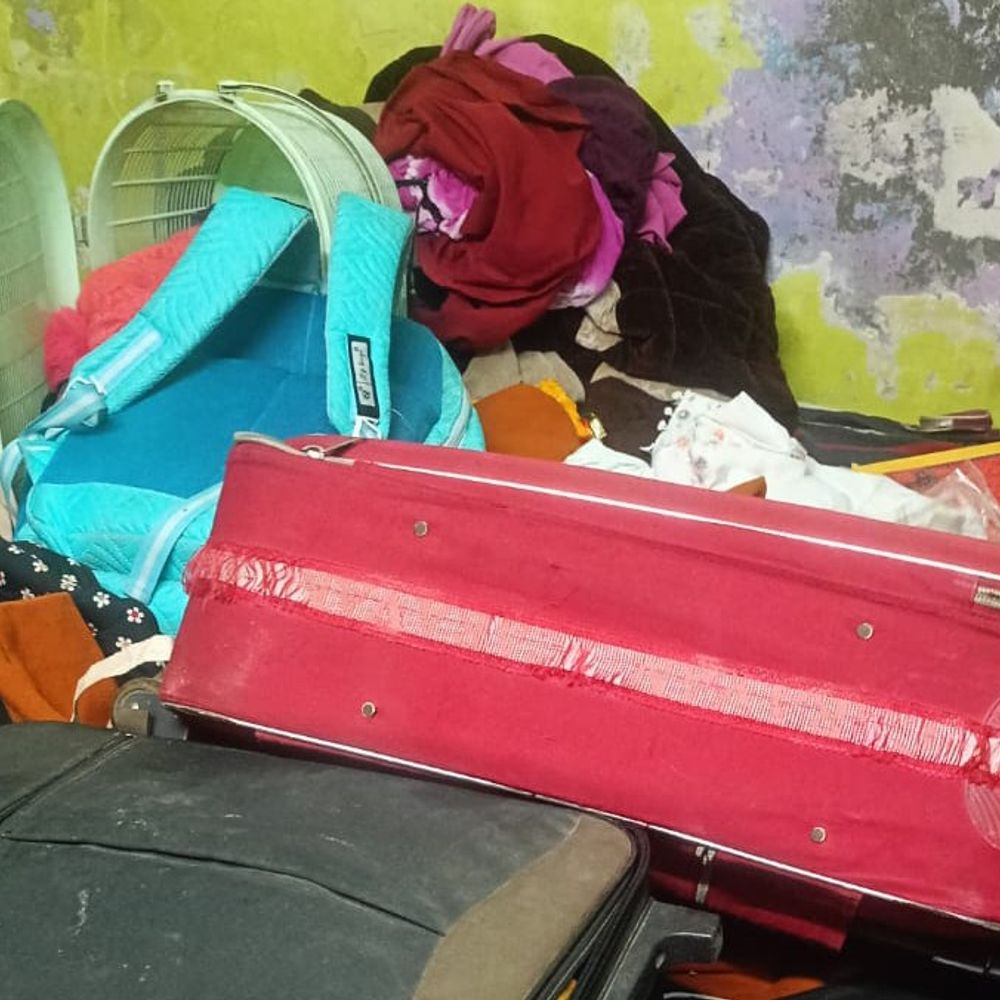 श्रावस्ती के भिनगा में बंद मकान से चोरी:पीछे का दरवाजा तोड़कर अंदर घुसे, दो लाख नकदी और जेवर पार किए