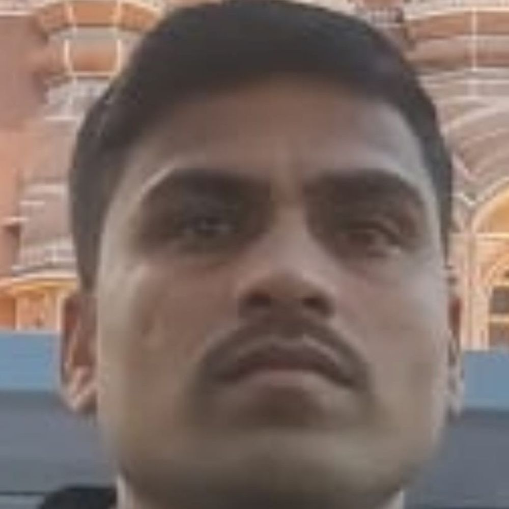 पीलीभीत में बाइकसवार को कार ने मारी टक्कर, मौत:विदाई समारोह में शामिल होने जा रहे थे, पूर्णागिरी से लौट रहे थे कार सवार