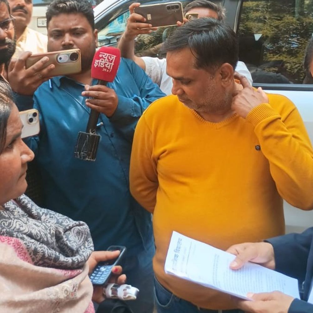 स्कूल कमेटी ने बीएसए पर लगाए गंभीर आरोप:फर्जी नियुक्ति और वेतन भुगतान पर सीडीओ से जांच की मांग