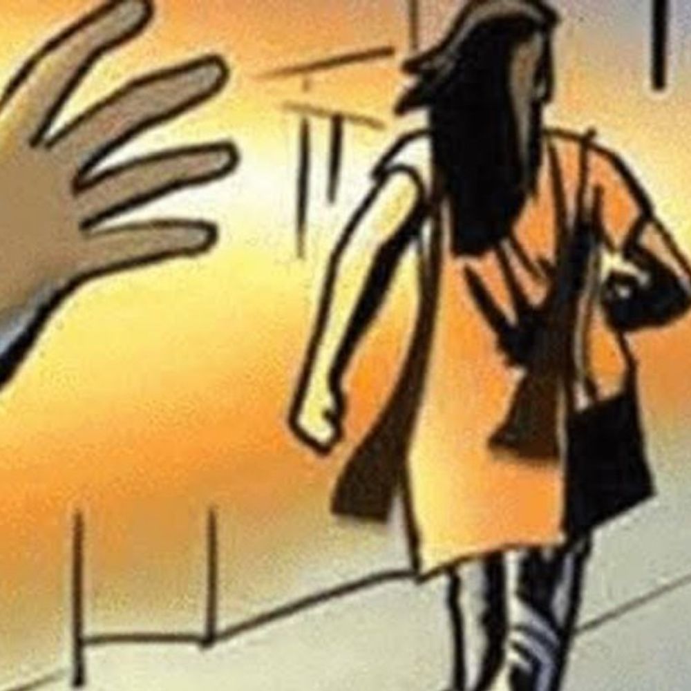 शाहजहांपुर में हाईस्कूल की दो छात्राओं से छेड़छाड़:स्कूल और कोचिंग आते-जाते समय युवक करता है परेशान