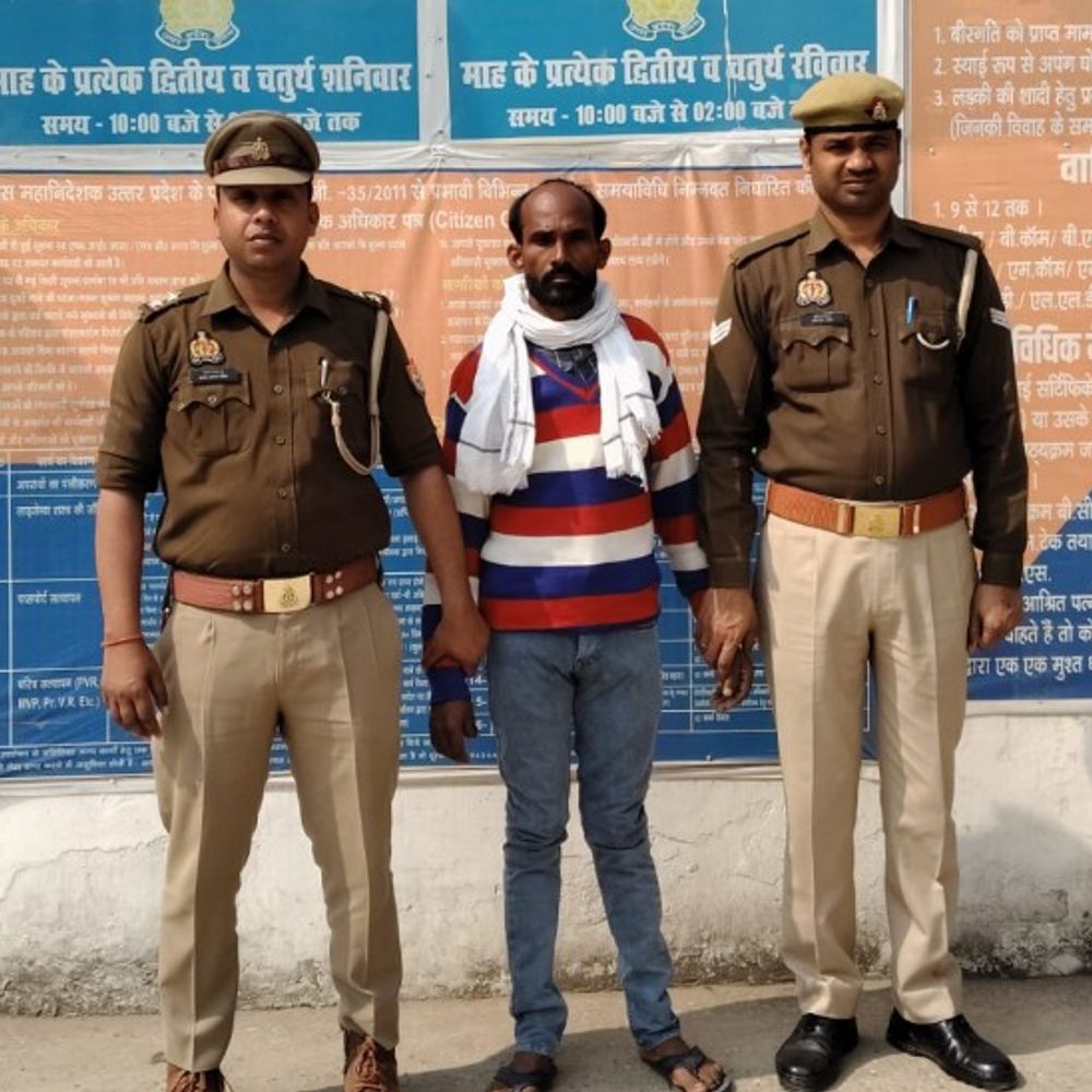 खेत विवाद में हमला करने वाला भाई गिरफ्तार:शाहजहांपुर में भाई की पत्नी और फूफा पर लाठी-डंडों से किया था हमला