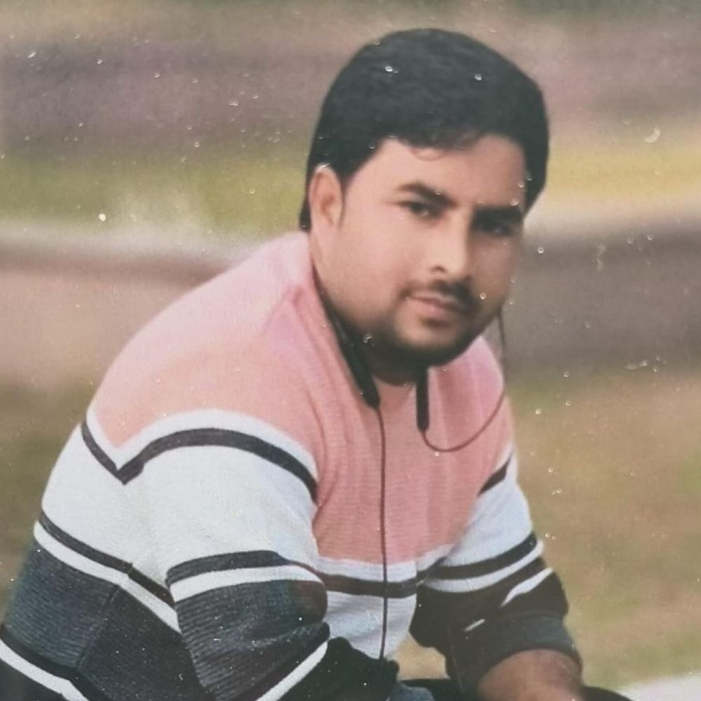 ग्रेटर नोएडा में लाइनमैन की मौत:फॉल्ट ठीक करते समय करंट लगा, बिजली विभाग पर लापरवाही का आरोप