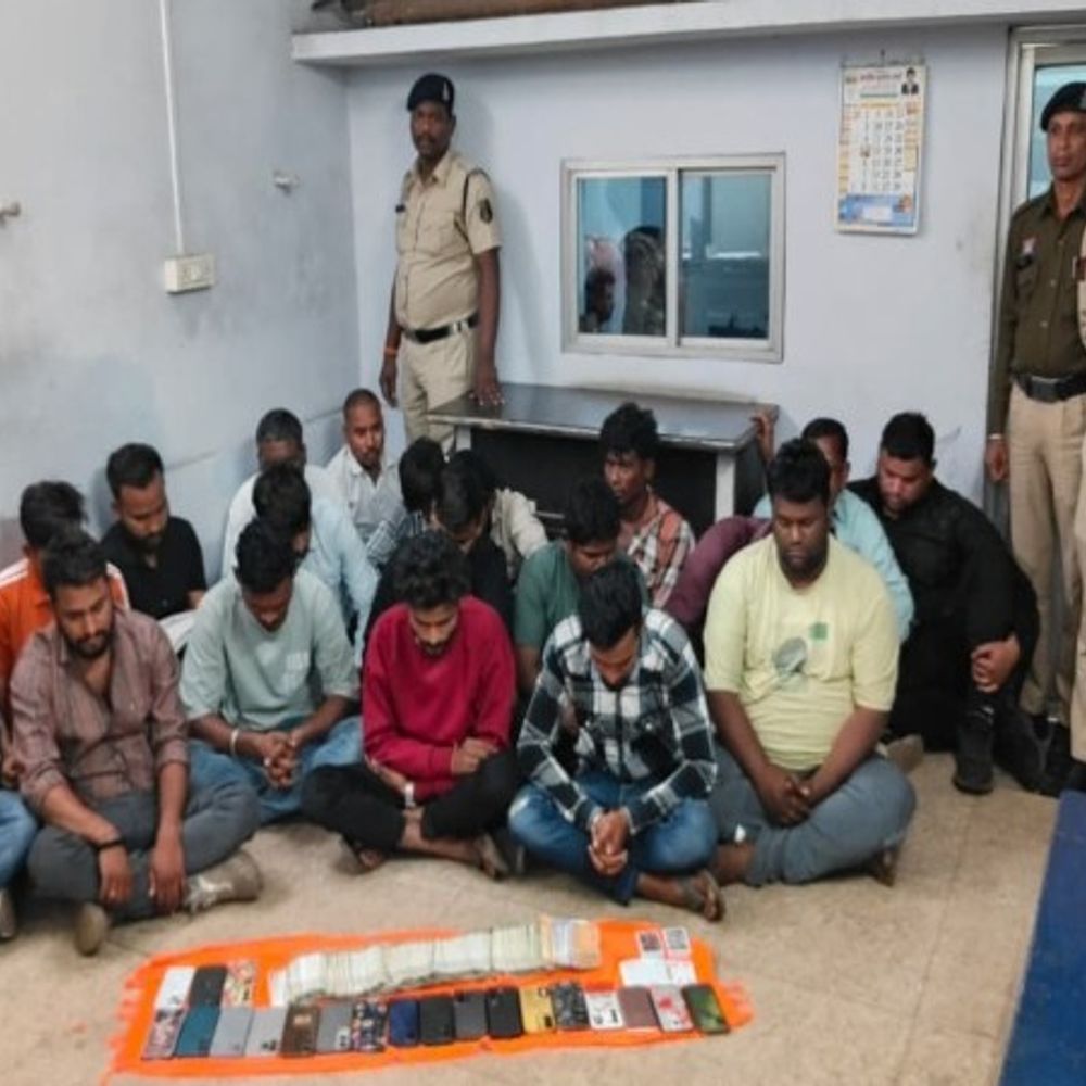 रायपुर में जुआ खेल रहे 19 जुआरी गिरफ्तार:  पॉर्किंग में बैठकर खिलाड़ी लगा रहे थे दांव, कैश समेत 5 लाख का सामान जब्त – Raipur News