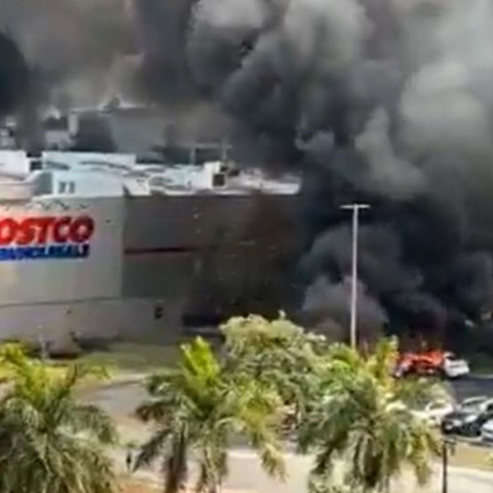 मैक्सिको में सेना ने ड्रग तस्कर को मार गिराया:समर्थक भड़के; एयरपोर्ट में तोड़फोड़ की, सड़क पर सैकड़ो गाड़ियों में आग लगाई