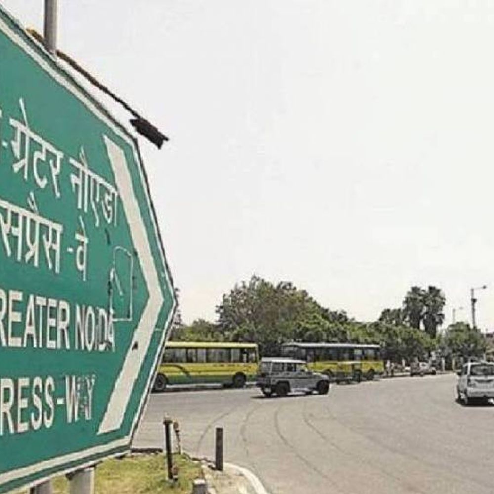 नोएडा एक्सप्रेस का ट्रैफिक लोड कम करेगा 45 मीटर रोड:तीन स्थानों पर 2.5 एकड़ जमीन जल्द होगी अधिग्रहीत, पुश्ता रोड की 20 करोड़ से रि-सर्फेसिंग