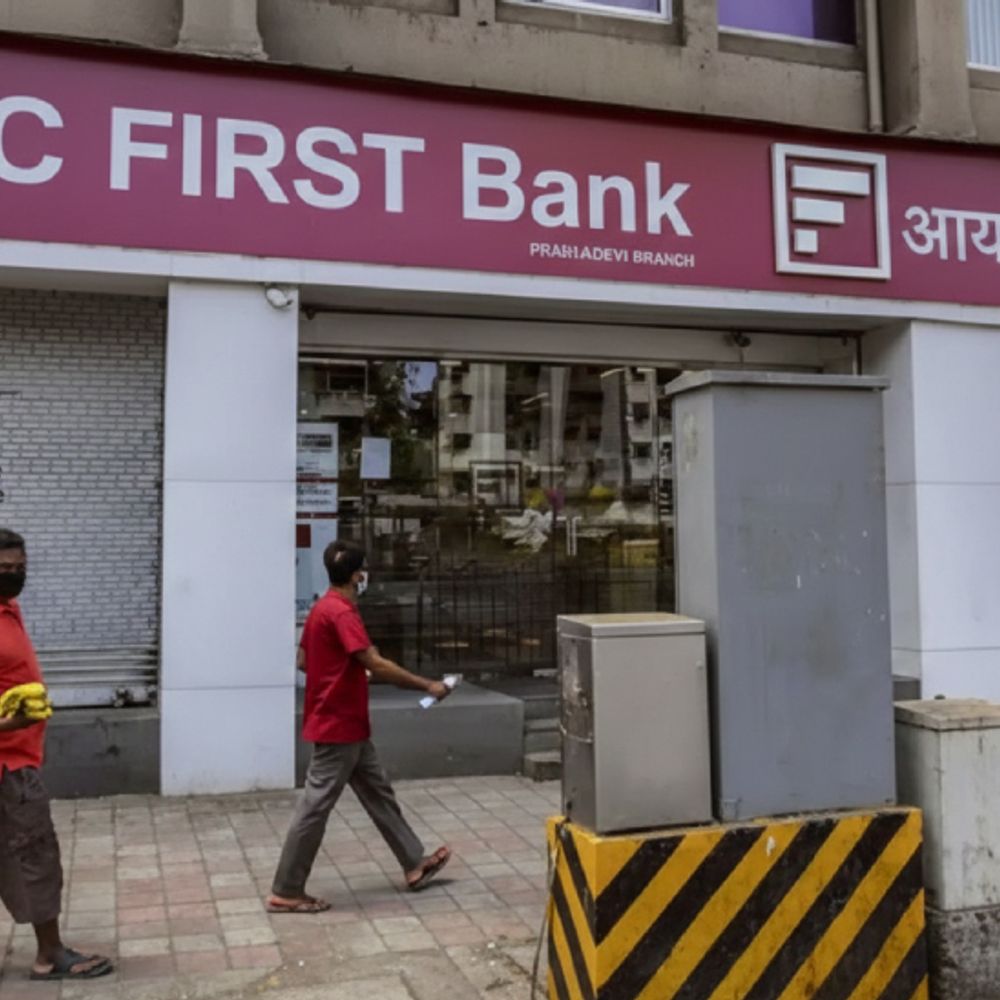 IDFC फर्स्ट बैंक का शेयर 16% गिरकर ₹70 पर आया:₹590 करोड़ के फ्रॉड के बाद गिरावट, हरियाणा सरकार के खातों में गड़बड़ी हुई