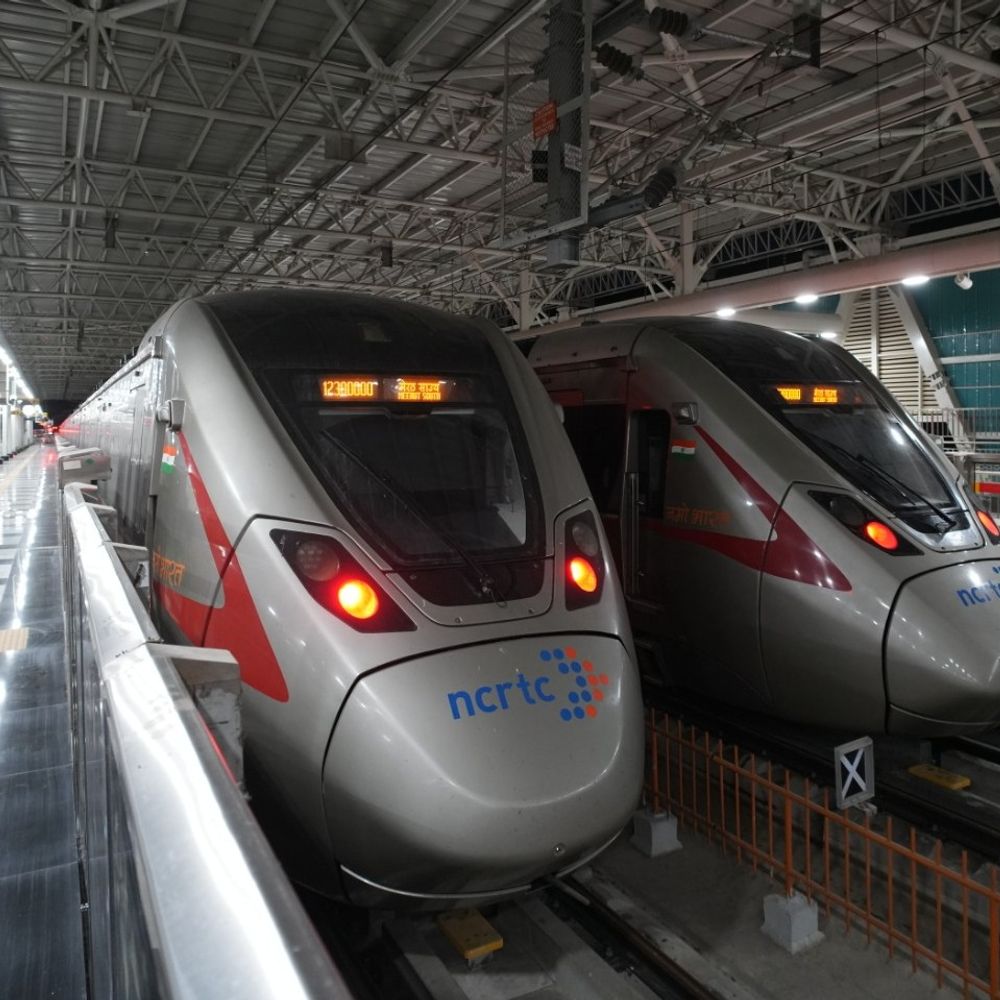 दिल्ली से बेहतर मेरठ मेट्रो:सफर करने वाले लोगों ने कहा- नमो भारत की स्पीड की तरह होगा शहर का विकास