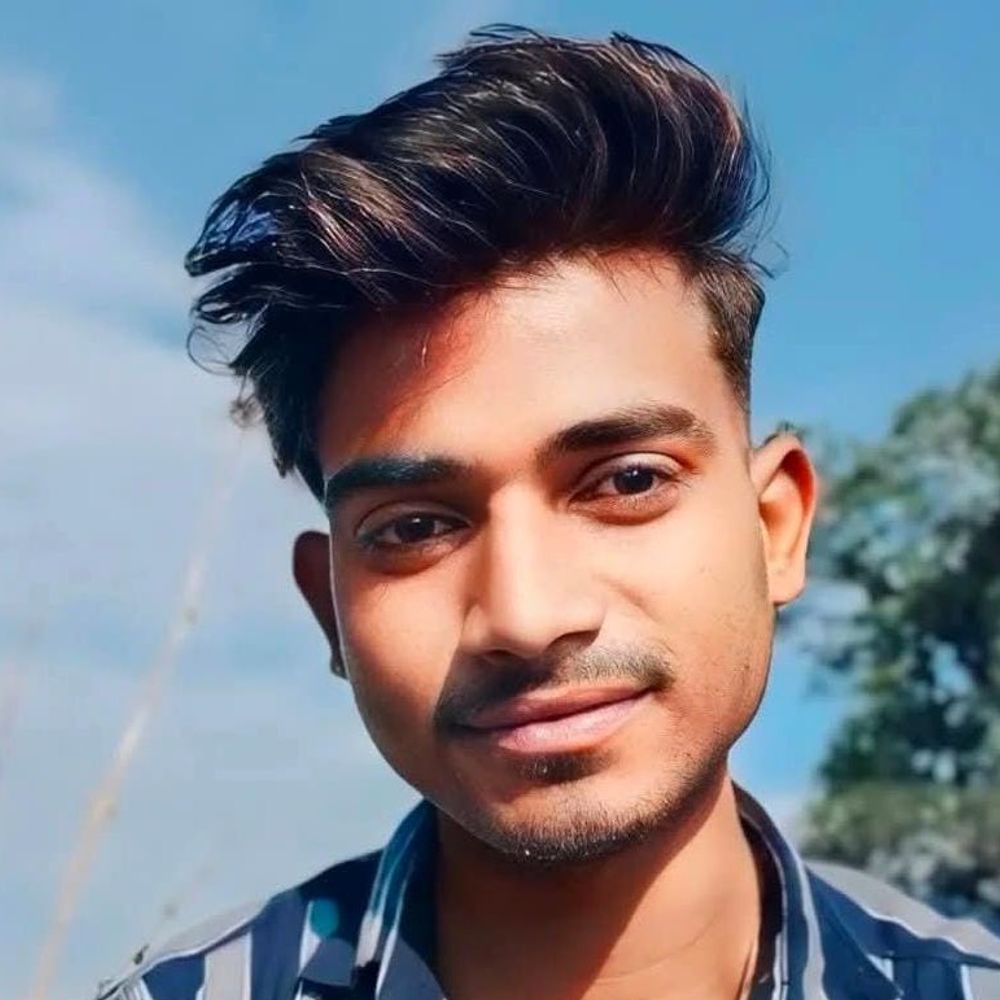 कानपुर में पेड़ से लटका मिला युवक का शव:परिजनों ने जताई हत्या की आशंका, परिजनों से बिना बताए रात में घर से निकला था