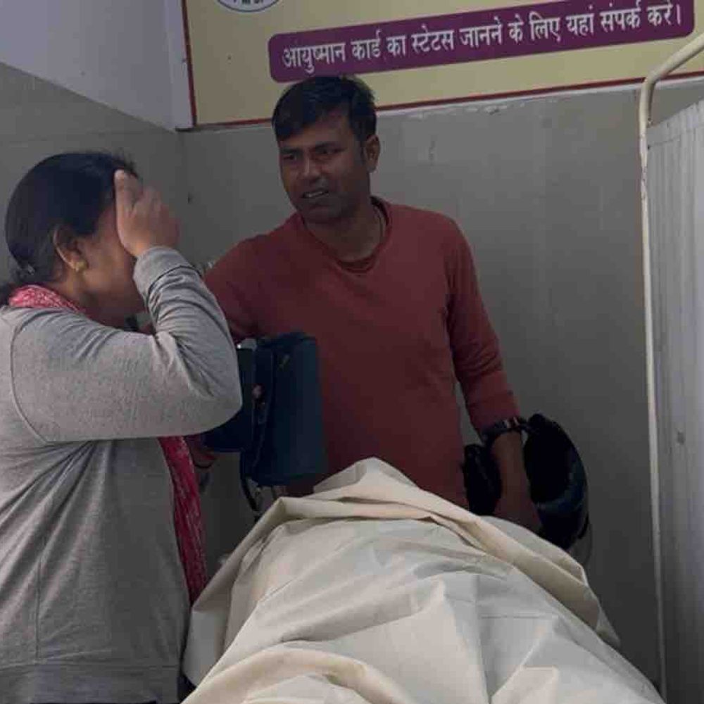 कानपुर में स्कूटी से गिरे पूर्व एयरफोर्सकर्मी की मौत:बाजार से लौटते समय हुआ हादसा, परिजन बोले- वह बीमार थे