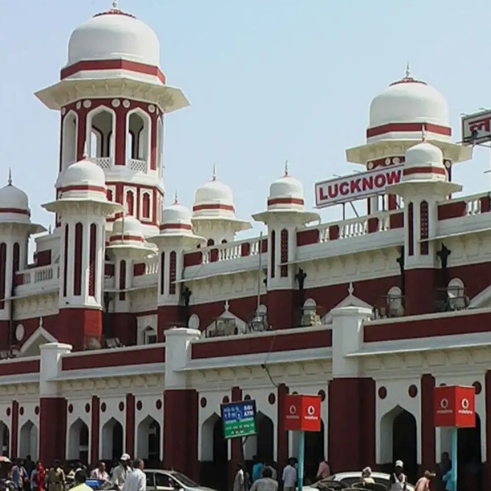 26 फरवरी को लखनऊ नहीं आएंगी फरक्का समेत चार ट्रेनें:व्यासनगर–काशी रेलखंड पर ट्रैफिक ब्लॉक, सुबह 9:30 से शाम 7 बजे तक असर