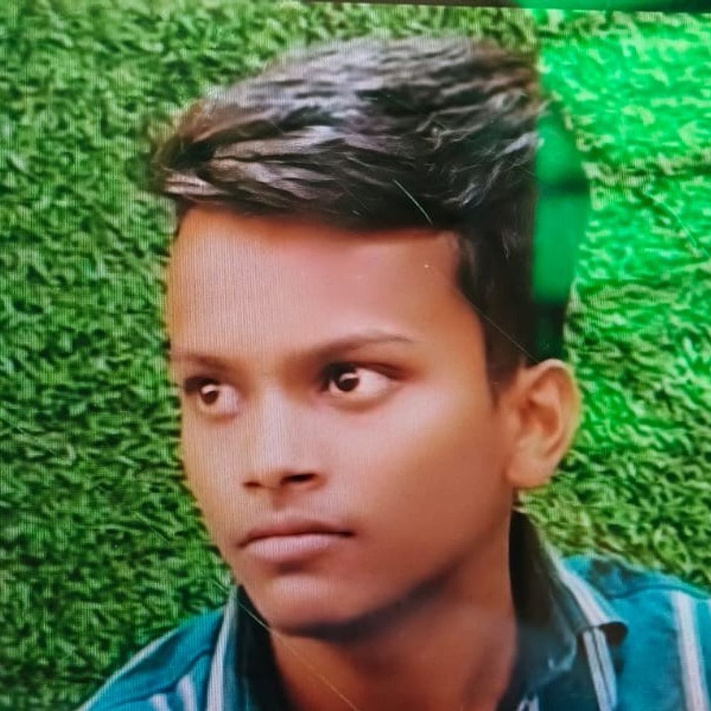 लखनऊ में रोड एक्सीडेंट में 12वीं के छात्र की मौत:बेकाबू ट्रक ने बाइक में मारी टक्कर, दोस्त का पैर फ्रैक्चर