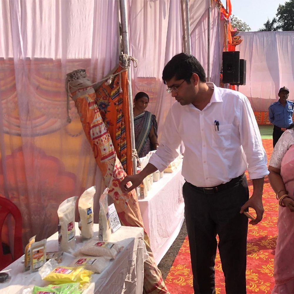 बांसवाड़ा कलेक्टर बोले- डिजिटल भुगतान अपनाने से बढ़ेगी आमदनी:  राजसखी मेला शुरू, स्टॉल्स पर हस्तशिल्प समेत कई प्रोडक्ट बिक्री के लिए रखे – Banswara News