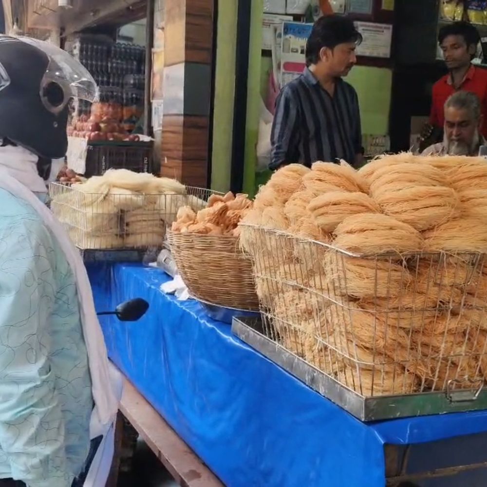 रमजान महीने में प्रयागराज की सूतफेनी की मांग बढ़ी:इफ्तार में खास, कारीगरों को नहीं फुर्सत, देश-विदेश तक पहुंची मांग