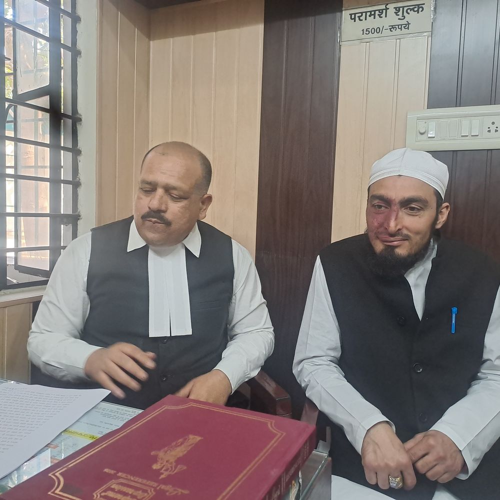 मेरठ में पार्षद प्रत्याशी पर तमंचा ताना, गोली मिस हुई:बदमाश मांग रहे 5 लाख की रंगदारी, चुनाव न लड़ने की धमकी