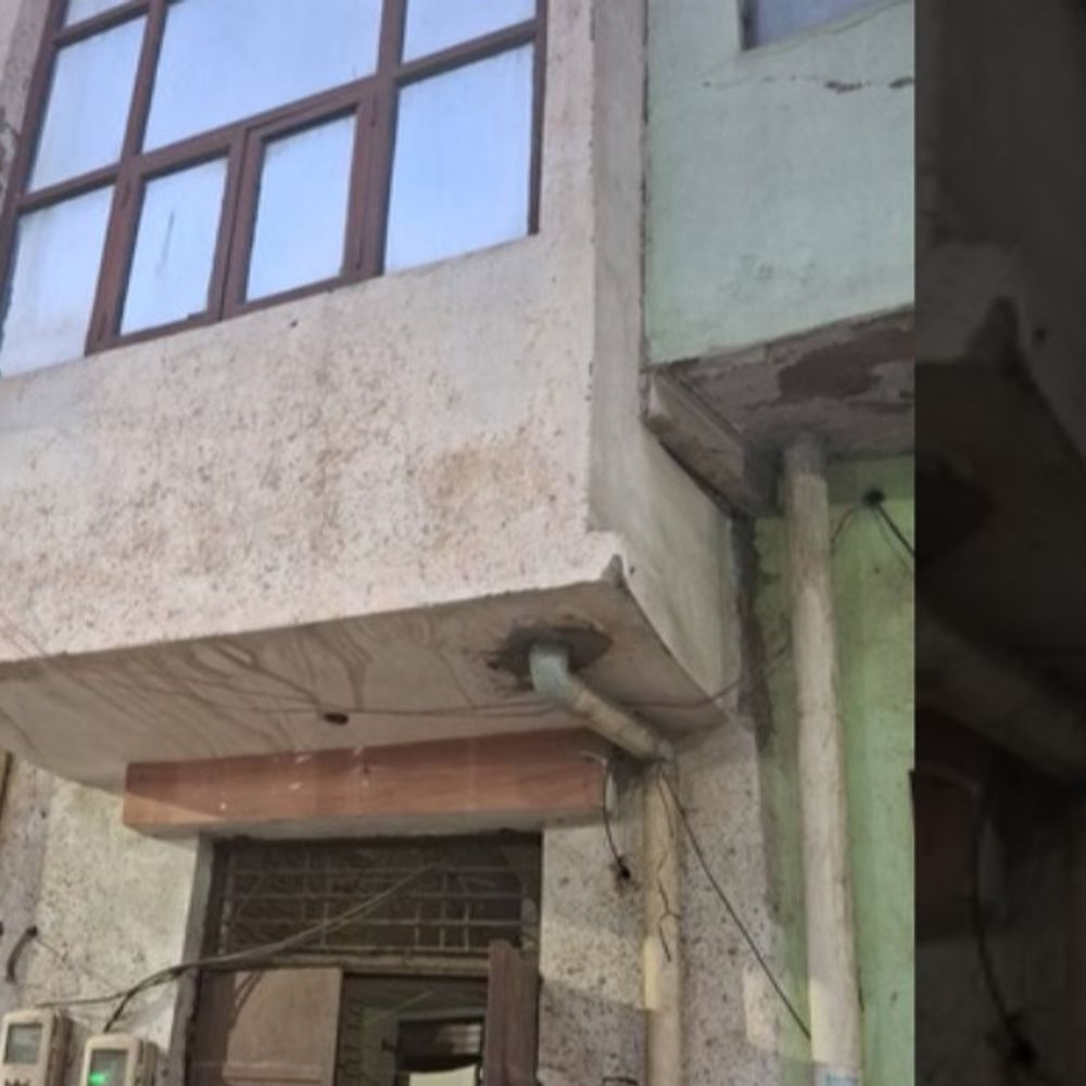 आगरा में गोदाम से मिले नामी दवा कंपनी लेबल, सील:8000 प्रिंटेड स्टीकर बरामद, जांच में नकदी, स्टॉक और रिकॉर्ड में मिली गड़बड़ी