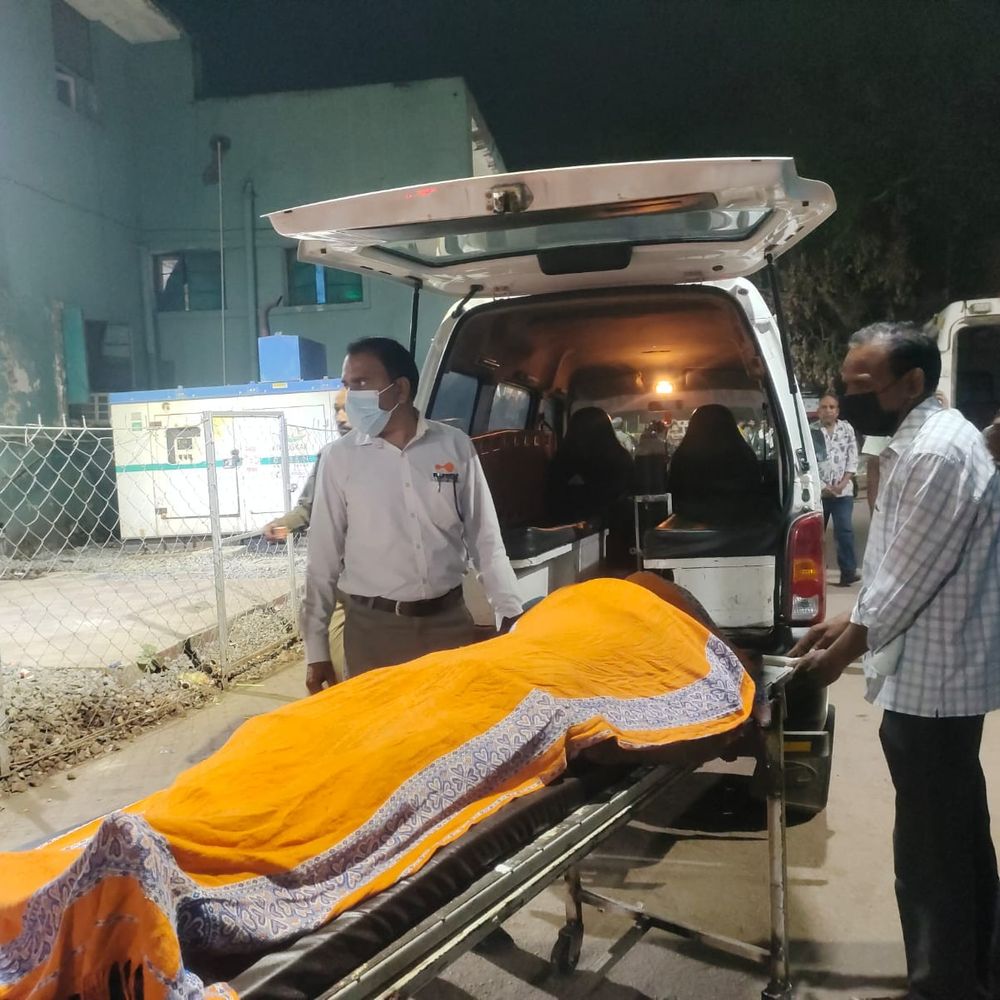 ग्वालियर में जीवाजी यूनिवर्सिटी की छत से गिरा माली, मौत:  अस्पताल ले जाते वक्त कहा- इलाज मत कराओ, मुझे मरना है; 19 दिन पहले हुआ था तबादला – Gwalior News