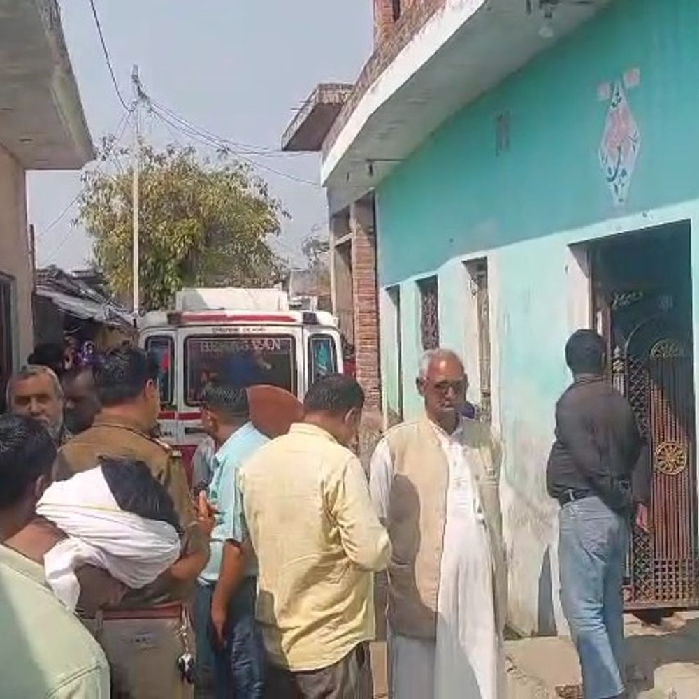 पीलीभीत में 5 दिन बाद पहुंचा कैदी का शव:तनाव को देखते हुए गांव में पुलिसकर्मी तैनात, 6 घंटे बाद हुआ अंतिम संस्कार