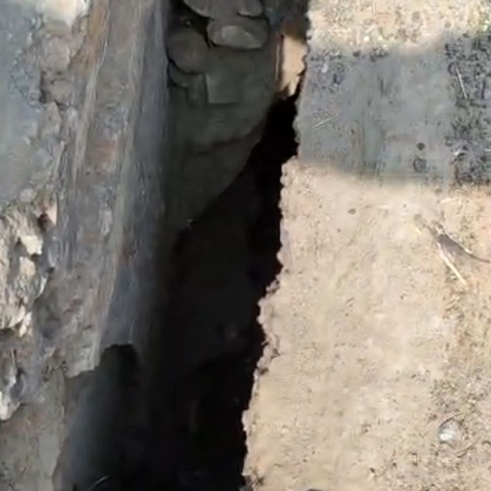 मंत्री ने सलेमपुर ओवरब्रिज का निरीक्षण किया:धंसी एप्रोच रोड देखकर अफसर को फोन कर लगाई फटकार, कहा- जल्दी मरम्मत कराएं