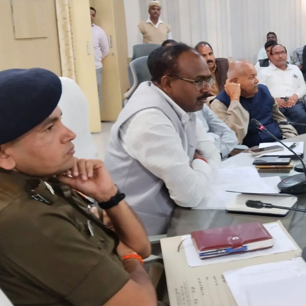 महराजगंज में होली-ईद पर पीस कमेटी बैठक:प्रशासन ने शांति और नियम पालन पर दिया जोर