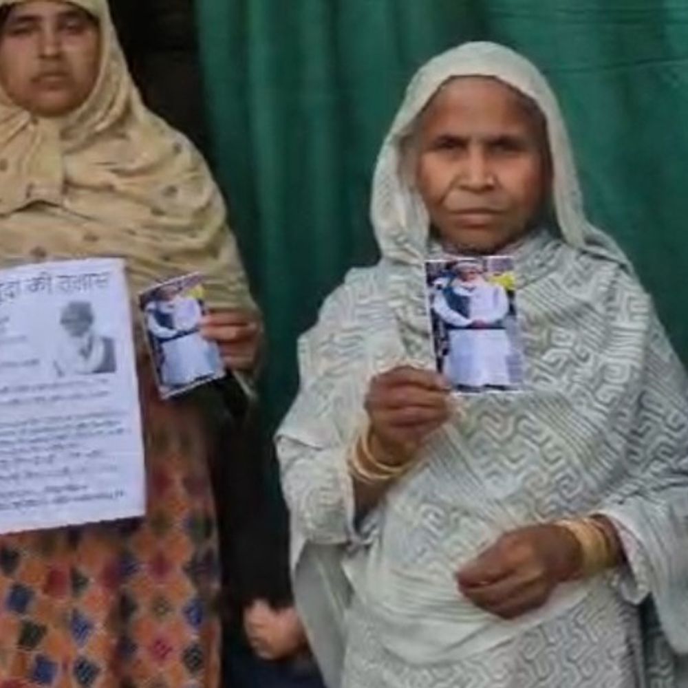 ट्रेन से मुंबई जा रहे भदोही के बुजुर्ग लापता:भुसावल स्टेशन पर उतरा, परिवार तलाश में