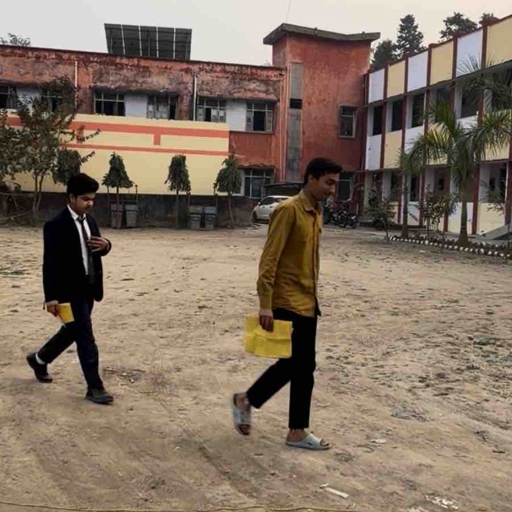 यूपी बोर्ड इंटर अर्थशास्त्र परीक्षा में 60 छात्र अनुपस्थित:रामपुर में कृषि विषय में शत-प्रतिशत उपस्थिति, CBSE इंटर में 21 छात्र गैरहाजिर