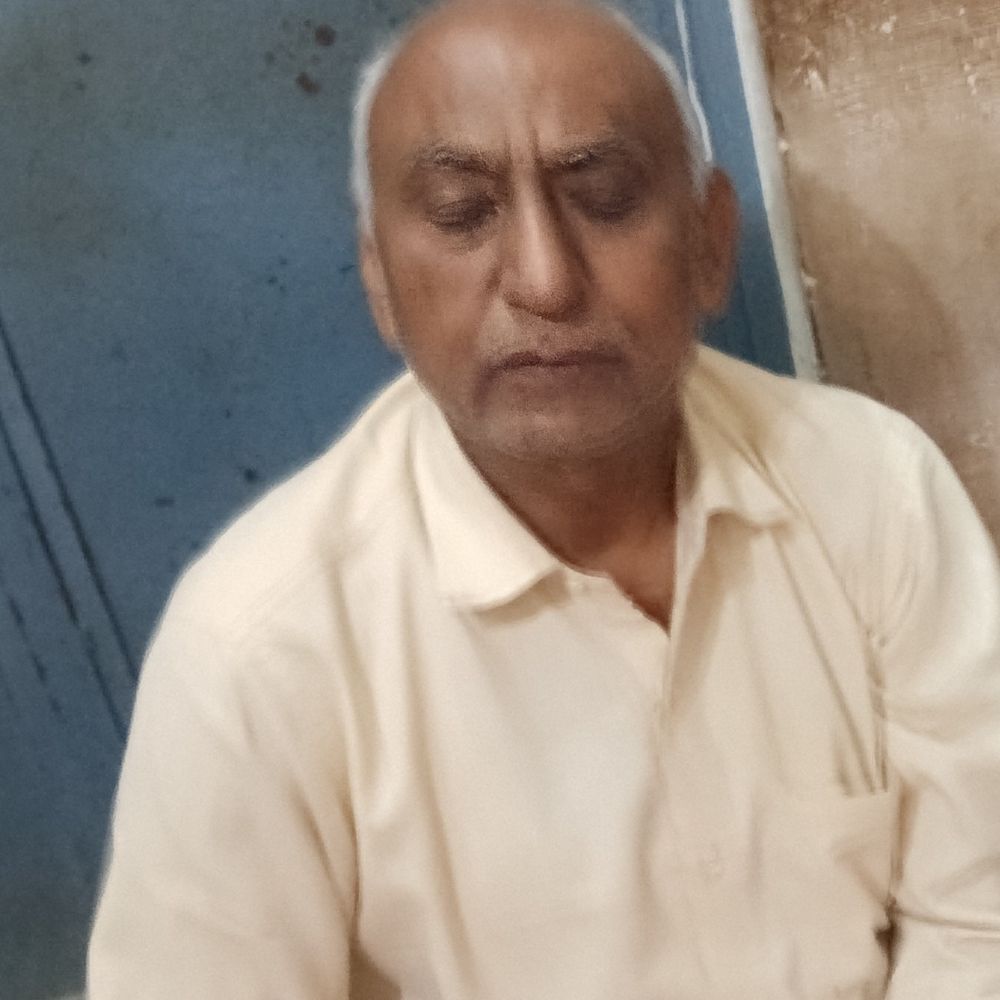 वाराणसी में 6 वर्षीय बच्ची से छेड़छाड़ का आरोप:स्कूल वैन चालक पर लगा आरोप, पुलिस कर रही पूछताछ