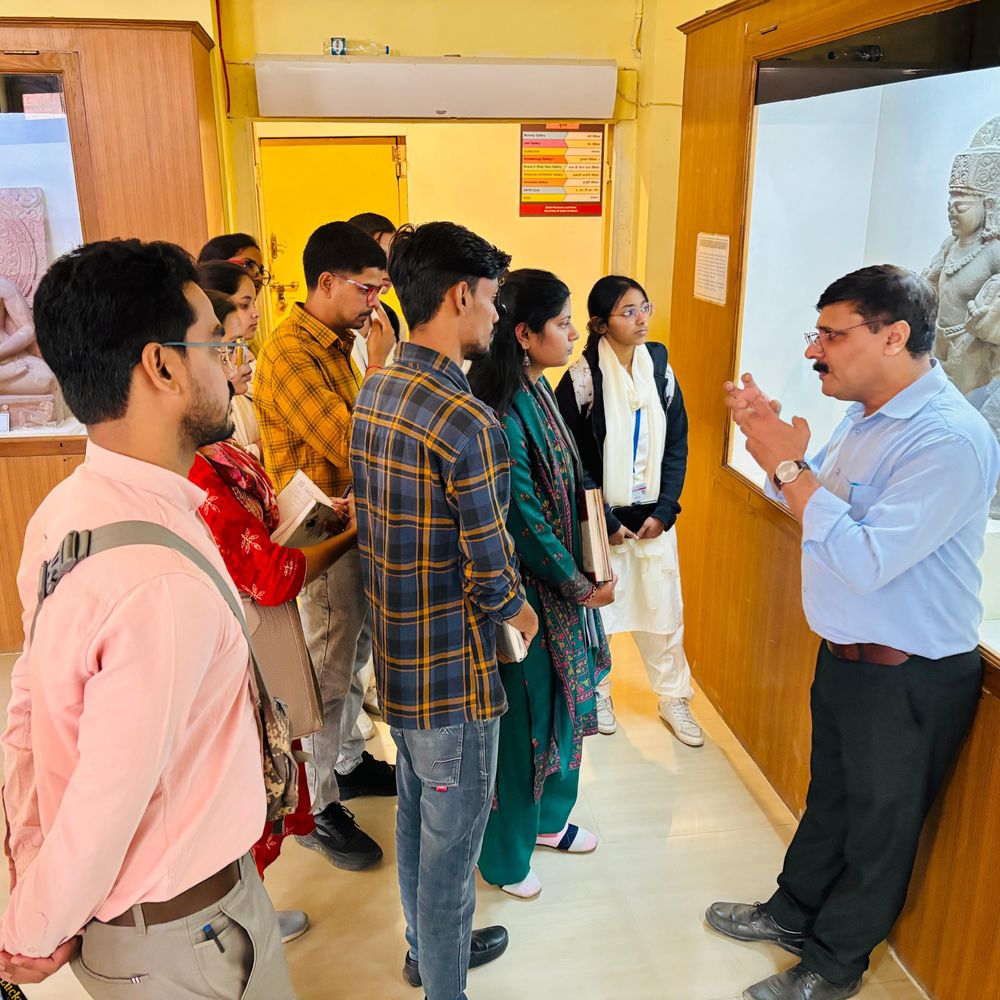 लखनऊ संग्रहालय में 'भारत की प्राचीन मौद्रिक यात्रा' पर व्याख्यान:संस्कृति विभाग ने कला अभिरुचि पाठ्यक्रम के तहत किया आयोजन