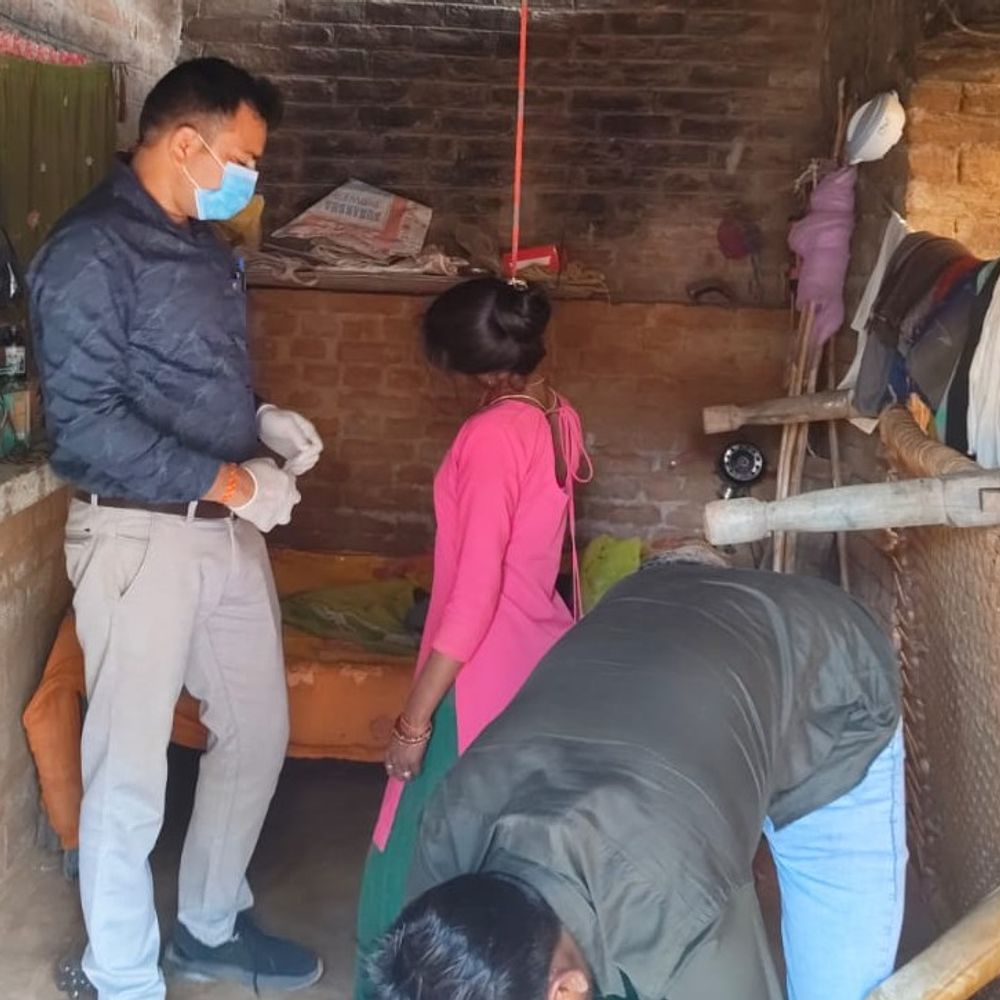 विवाहिता ने मायके में की आत्महत्या:फंदे पर लटकी मिली लाश, पति के गुटखा खाने से नाराज होकर डेढ़ माह से रह रही थी अलग