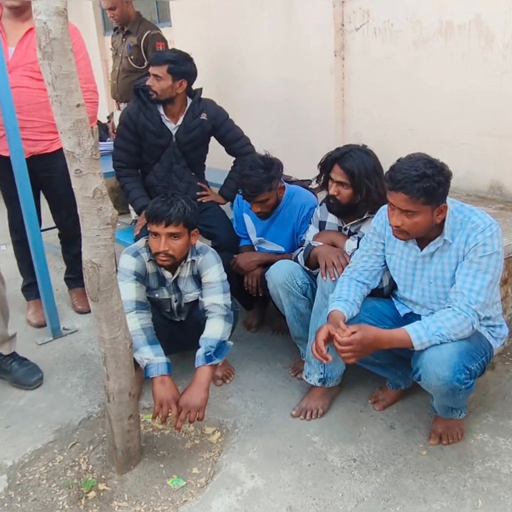 डूंगरपुर में नेशनल हाईवे पर डकैती के 4 बदमाश गिरफ्तार:  हथियार और 2 बाइक जब्त, राजस्थान-गुजरात में 21 वारदातों के आरोप – Dungarpur News