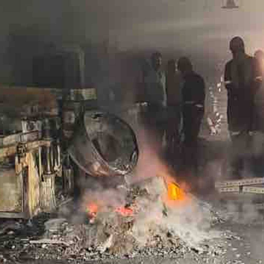 गाजियाबाद की आइंस्टाइन फैक्ट्री में आग:एल्यूमिनियम कटिंग के दौरान भड़की आग, दमकल ने काबू पाया