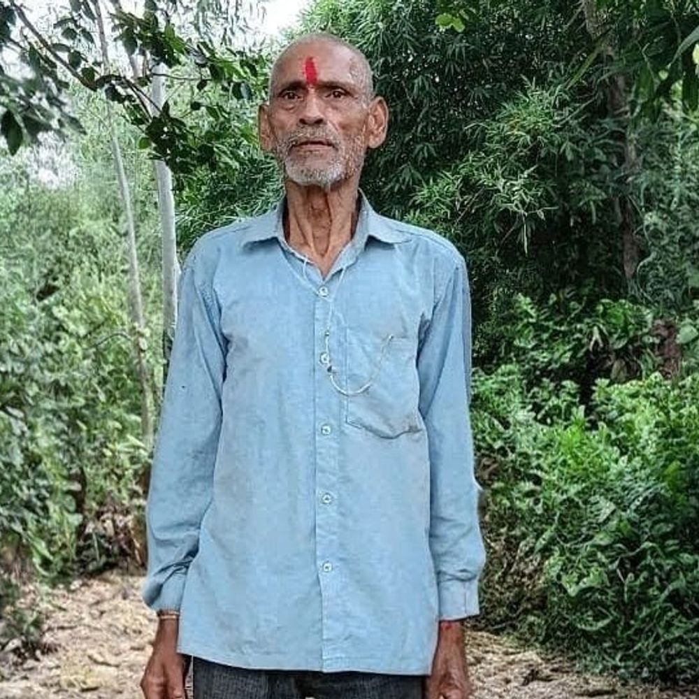 नशे में विवाद होने पर बुजुर्ग दोस्त को मार डाला:कुल्हाड़ी से सिर और हाथ काटकर अलग किया, झाड़ियों में फेंका